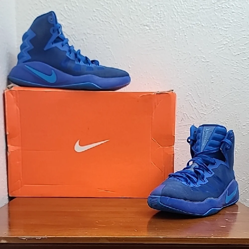 Nike Zoom Hyperdunk 2016 Game Royal Boys Sneakers 845120-440 Size 7Y GS - Picture 1 of 16